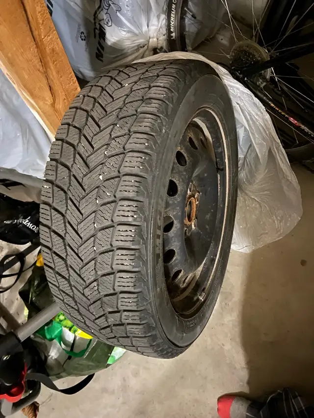 Michelin Snow Tires with Rims - 215 55 R 17 in Tires & Rims in Kingston - Image 3