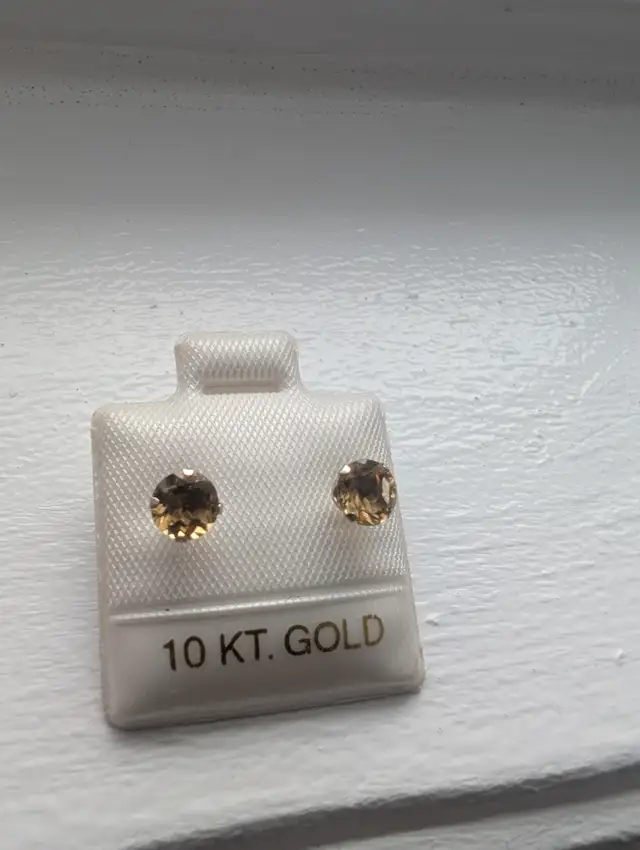 New 10K Yellow Gold Citrine Earrings For Sale in Jewellery & Watches in London - Image 3
