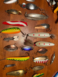 Fishing spoons