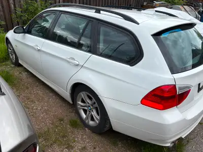 BMW 328xi Moonroof / black leather interior BMW rims Amazing condition Complete rebuild engine and t...