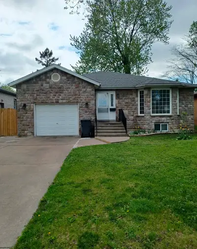 2 bedrooms, living, kitchen, washroom, full unit, South Windsor, newly renovated, furnished, separat...