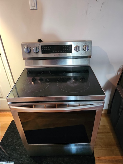 Cuisiniere induction Samsung -bon etat, View more
