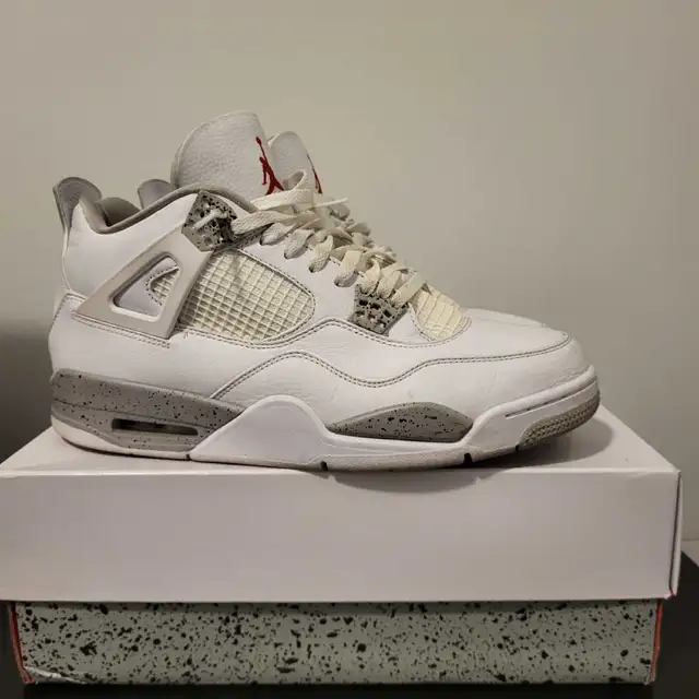 Jordan 4 White Oreo in Men's Shoes in Oshawa / Durham Region - Image 4