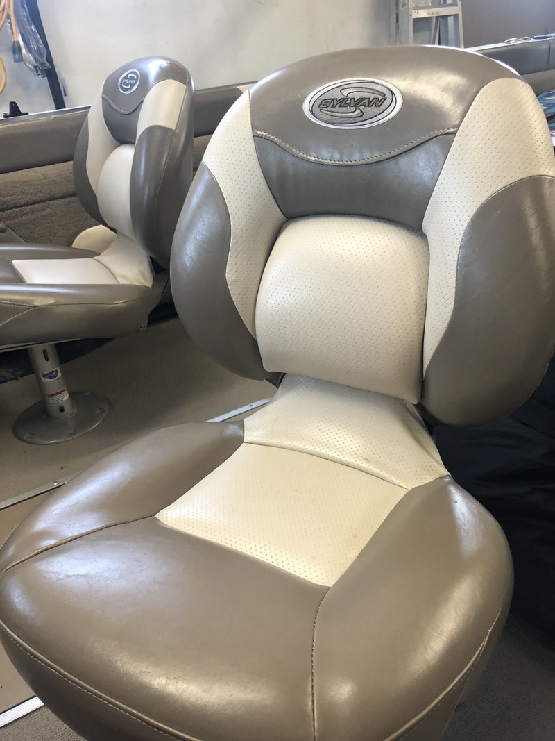 ISO Sylvan boat seats Boat Parts, Trailers & Accessories Saskatoon