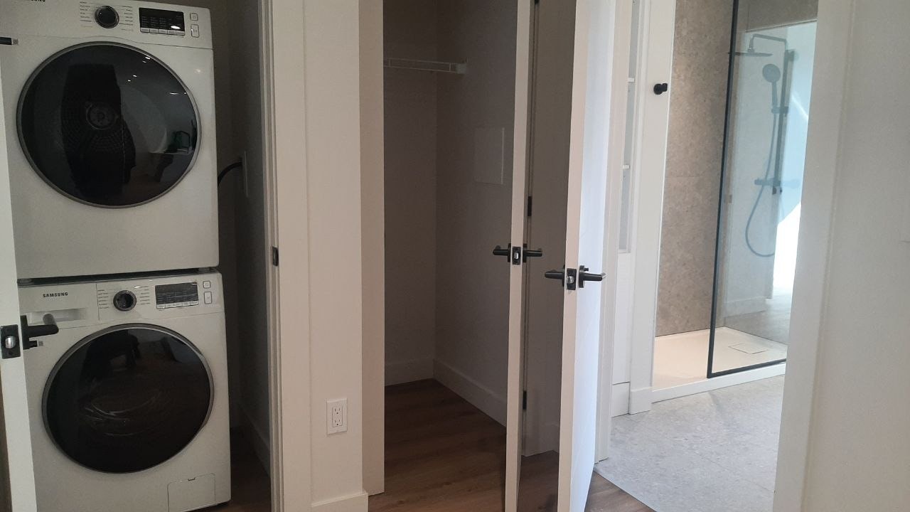 Modern Condo Apartment — photo 3