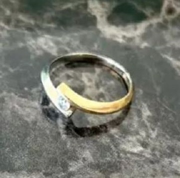 Gold Diamond Ring in Jewellery & Watches in Winnipeg