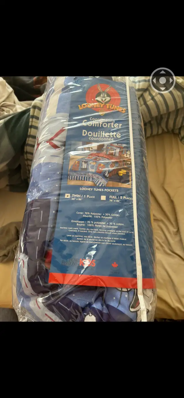 Looney Tunes Bed Comforter  in Bedding in Peterborough - Image 6