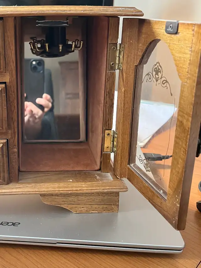 vintage wooden jewelry box with a glass door and drawers. in Arts & Collectibles in City of Toronto - Image 5