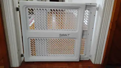 Baby gate 44x27, View more