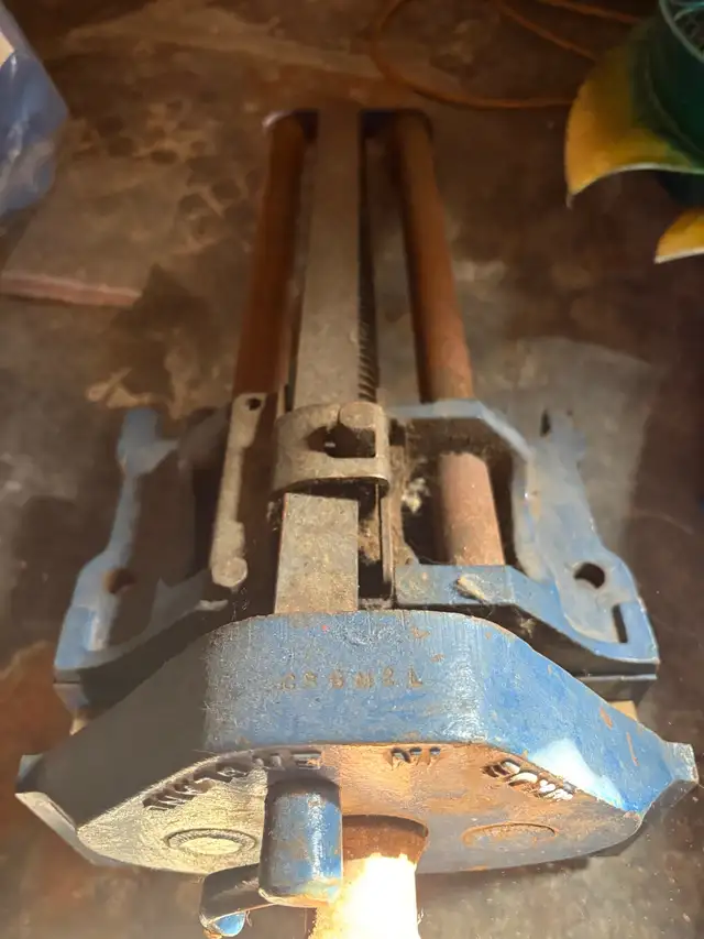 Bench vice in Hand Tools in Windsor Region - Image 3