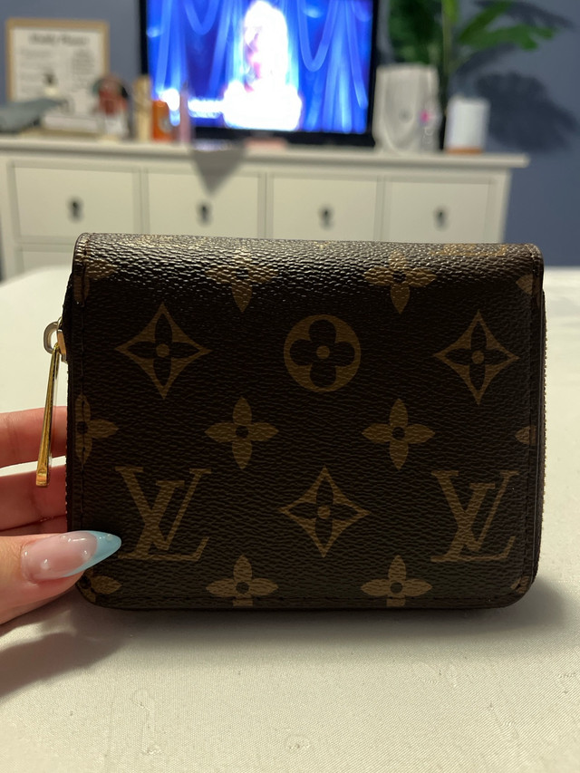 Louis Vuitton Wallet  in Women's - Bags & Wallets in Edmonton - Image 3