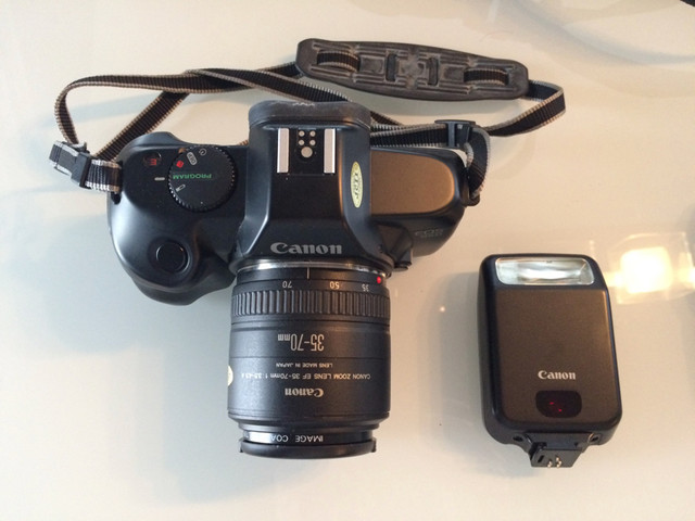 appareil photo CANON EOS 850 / objectif 35-70 mm dans Appareils photo et caméras  à Longueuil/Rive Sud
