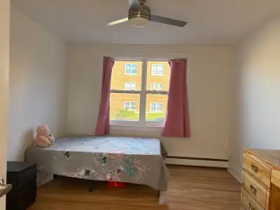 Room Available for Rent in 3BHK – Dartmouth. A clean and comfortable room is available in a convenie...