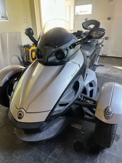 Appartient à mon père ne peut plus la conduire. Écrivez-moi pour plus de renseignements ou faire vot...