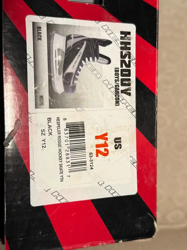 Youth Ice Skates Size 12Y in Skates & Blades in City of Toronto - Image 4