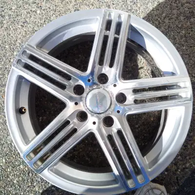 set of 4x aluminum very lightweight rims, bolt pattern 5x112mm. fit VW or others in excellent condit...