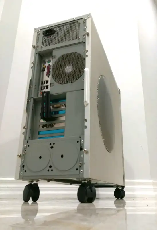 ASUS desktop PC/ Cooler Master/ CM Stacker/ Nvidia GeForce 6600 in Desktop Computers in City of Toronto - Image 10