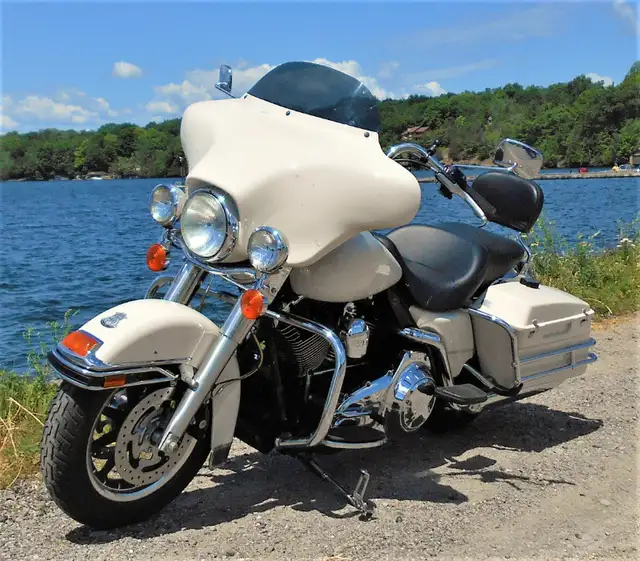 2008 HARLEY DAVIDSON FLHTP Electro Glide Motorcycle in Street, Cruisers & Choppers in Ottawa - Image 2