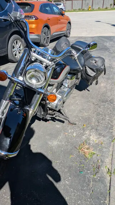 Selling to get a lighter bike. Kept in garage Mileage: 17,503 km Minor cosmetic damage as seen in la...