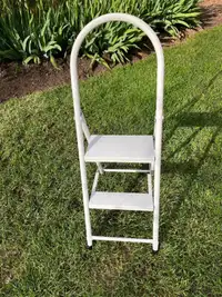 Two step stool / two step ladder