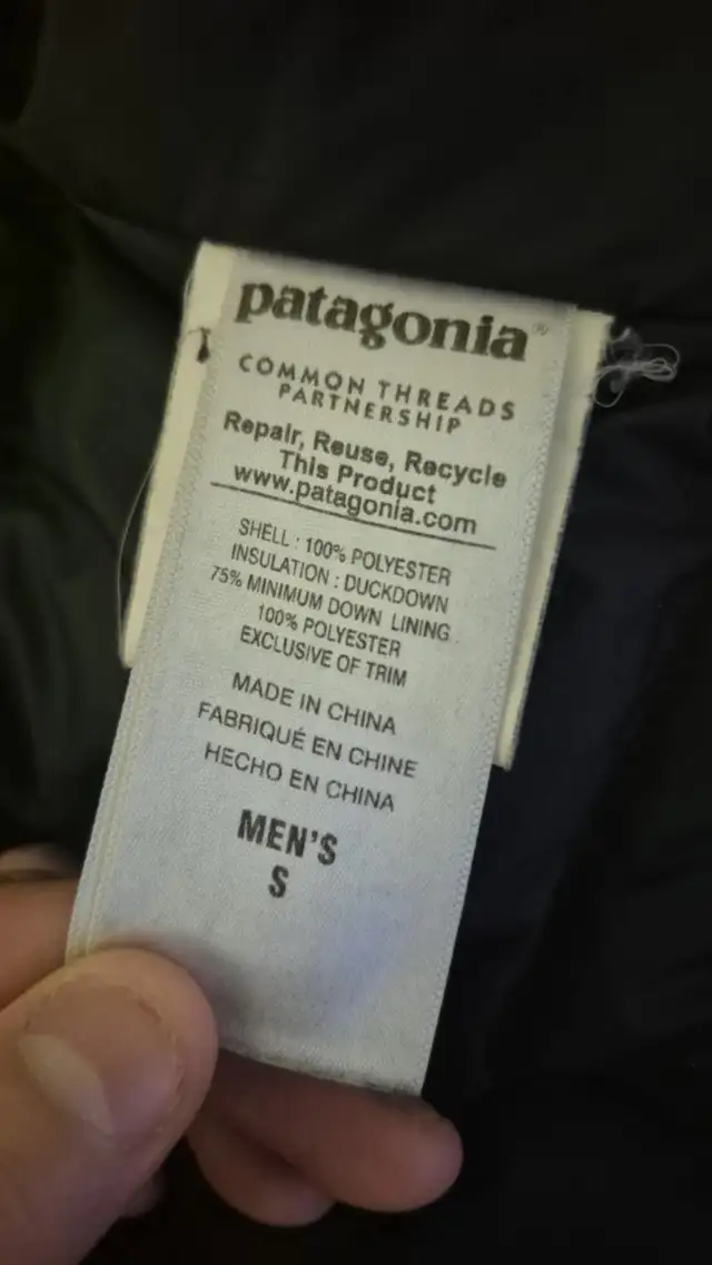 Patagonia Wanaka Down Jacket Men Size S in Men's in City of Toronto - Image 6
