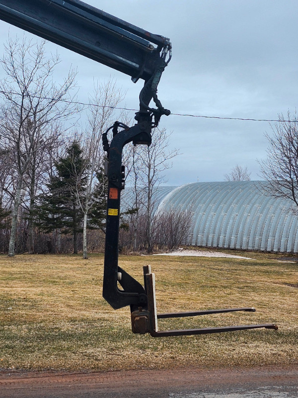 Boom/crane in Heavy Equipment in Charlottetown - Image 2