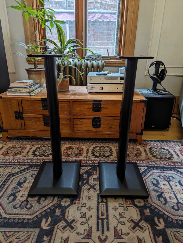 Sanus speaker stands dans Autre  à Ville de Montréal