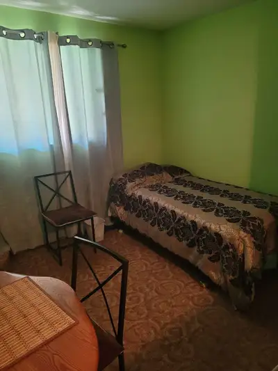 ‼️TÉLÉPHONE SEULEMENT 12H À 22H‼️ Lasalle, chambre à louer pour homme avec contrat de travail loin d...