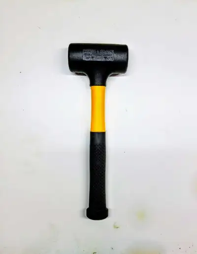 New / Never Used 1.5 Pi / 24 oz Sockless / Fiberglass Shaft / Rubberized Grip / 12 SIGNET Blow Hamme...