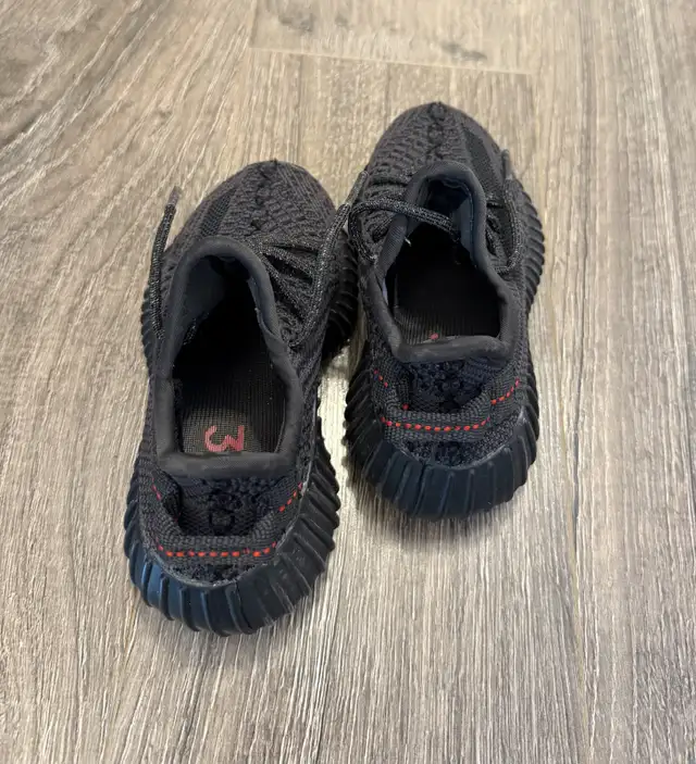 Adidas Yeezy toddler shoes size 8C in Kids & Youth in Mississauga / Peel Region - Image 3