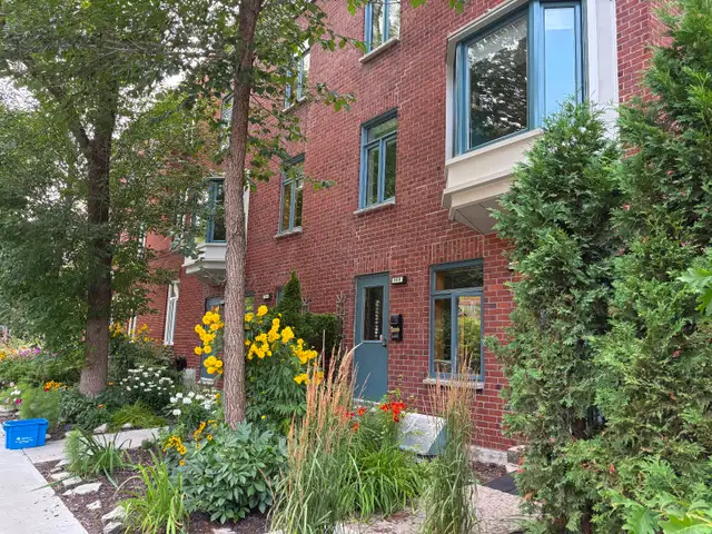Luxury Furnished 6-Room Condo – Minimum 32 Days