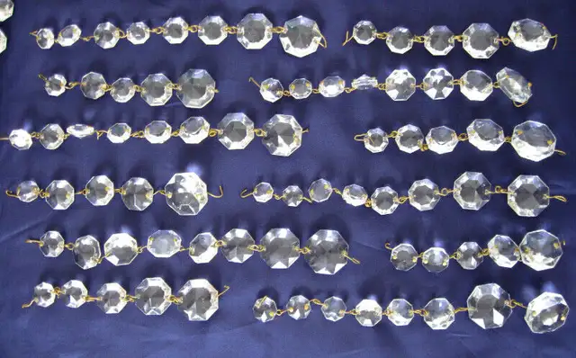 BRINS DE LUSTRE EN CRYSTAL PLAFONIER VINTAGE STRANDS OF CRYSTAL in Arts & Collectibles in West Island - Image 3
