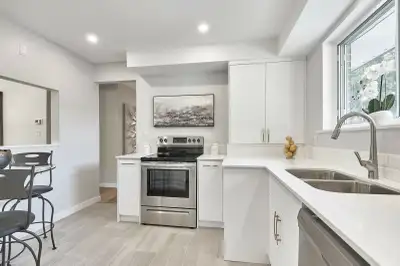 Available immediately - Scarborough McCowan Ellesmere 2 Bright Main Floor Rooms with big windows. Fu...