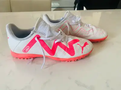 Selling a pair of gently used Puma Future Play turf / indoor cleats. They have been worn a handful o...