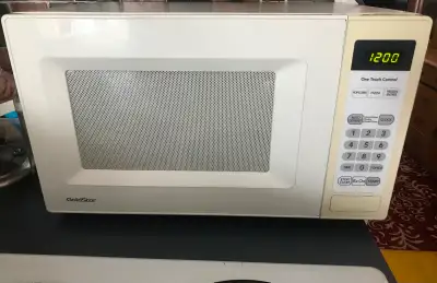 GoldStar 20po Microwave Oven (Four à micro-ondes) 1000W, View more