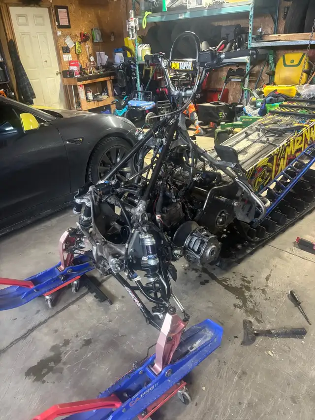 2014 rmk pro part out  in Snowmobiles in Barrie - Image 3