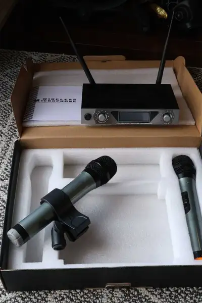 Karaoke wireless Microphones (2), View more