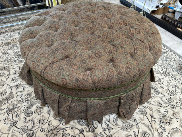 Tufted ottoman with skirt in Home Décor & Accents in City of Toronto