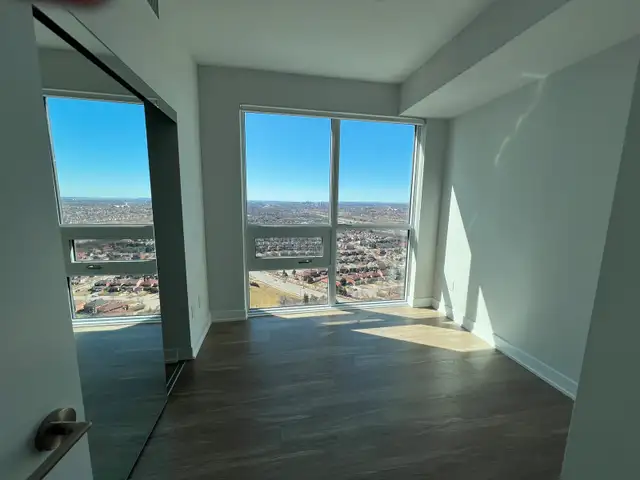 Two Distressed Assignment Sale - 2 BR+Den+ 2 Bath+ Parking in Condos for Sale in Mississauga / Peel Region - Image 6
