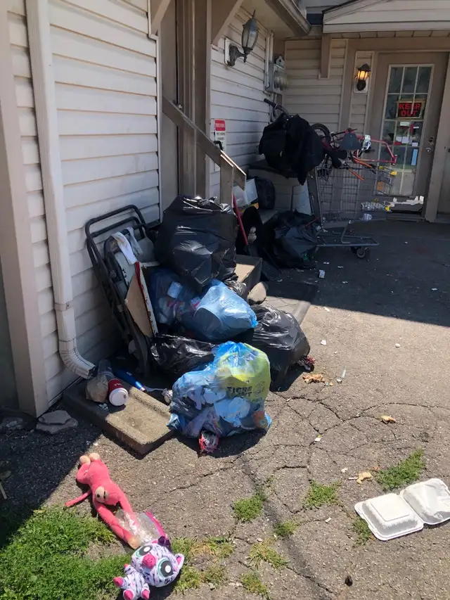 garbage removal537541464472965121