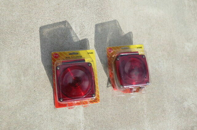 Universal trailer Stop, turn and tail signal lights in Other in Norfolk County - Image 2