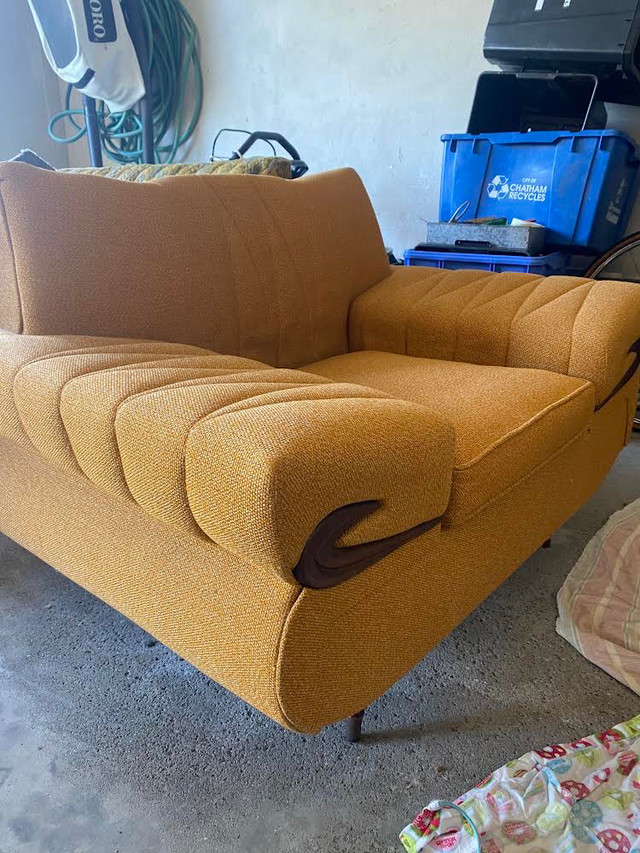 Vintage chair in Couches & Futons in Chatham-Kent