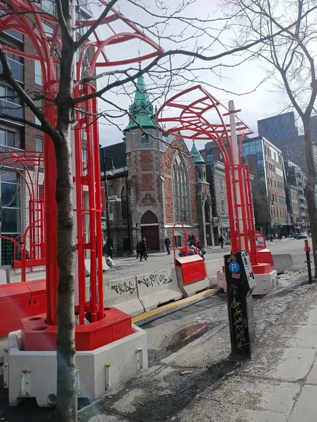 looking for a room for rent in Room Rentals & Roommates in City of Toronto - Image 2