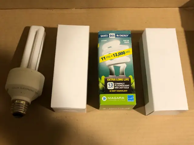 Set of 4 CFL (Compact Fluorescent Light) Bulbs in Indoor Lighting & Fans in Ottawa - Image 2