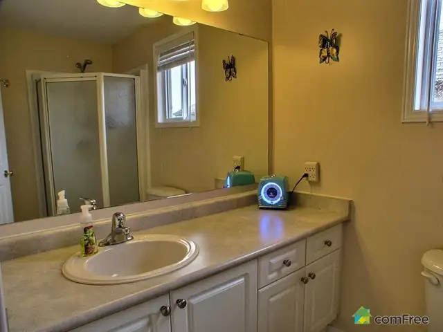 5 beds 5 bath for UW  WLU students post code N2J4Y9 in Long Term Rentals in Kitchener / Waterloo - Image 7