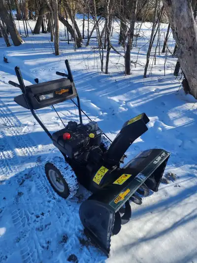 Yardworks 29” 10.5 hp snowblower , View more