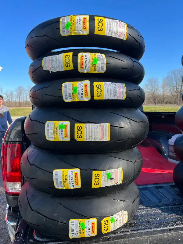 Pirelli Diablo Supercorsa V4 tires rear 180/55/17 120 street dot in Other in Barrie - Image 9