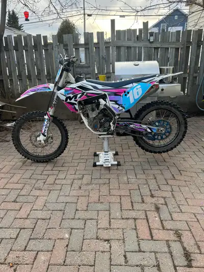 2017 husky FC250 for sale Has electric start, two modes and traction control. 4 stroke. Bike has bee...