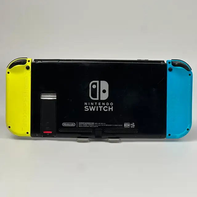 Nintendo Switch Console HAC-001 - 3136712 in Nintendo Switch in Laval / North Shore - Image 5