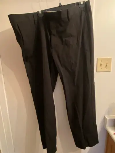 Mens black dockers pants W:42 L:30, View more
